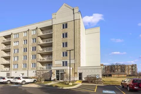 2030 Saint Regis Dr #321, Lombard, IL 60148