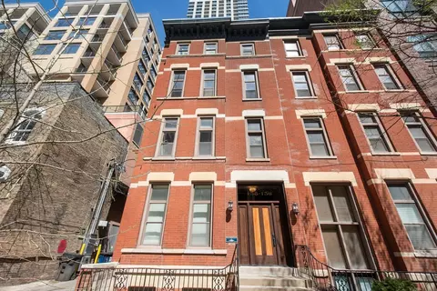 158 W Huron St #4C, Chicago, IL 60654