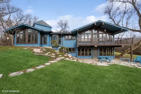 25382 N Wren Rd, Tower Lakes, IL 60010