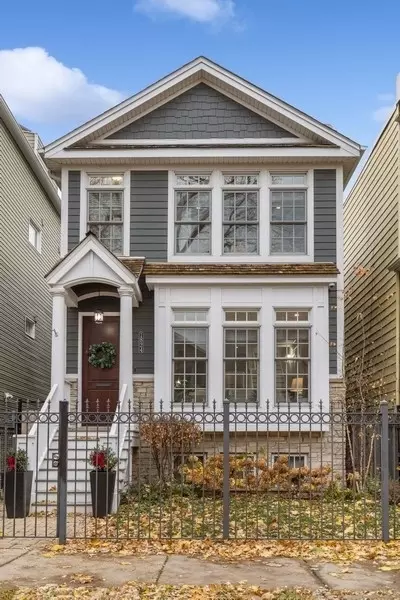 1824 W Henderson St, Chicago, IL 60657