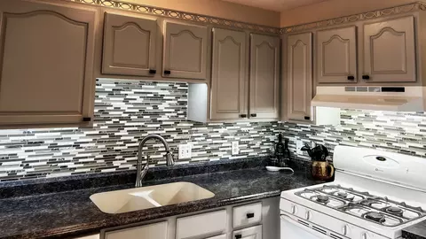 2706 Westbrook Dr, Bloomington, IL 61705 photo 33