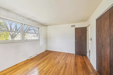 569 N 7th Ave, Des Plaines, IL 60016 photo 11