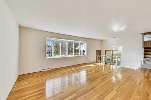 569 N 7th Ave, Des Plaines, IL 60016 photo 3