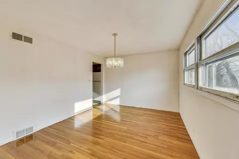 569 N 7th Ave, Des Plaines, IL 60016 photo 5