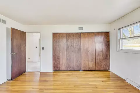 569 N 7th Ave, Des Plaines, IL 60016 photo 12