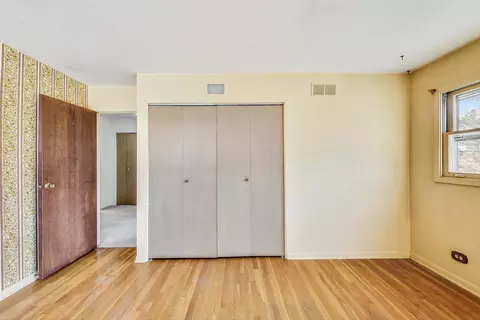 569 N 7th Ave, Des Plaines, IL 60016 photo 14