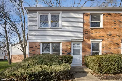1085 Bristol Ct, Streamwood, IL 60107
