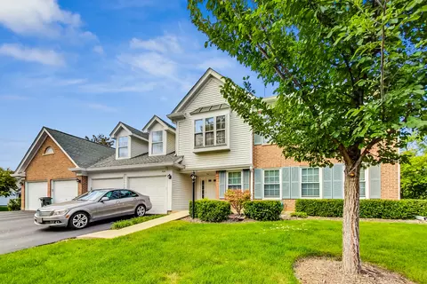 816 Butternut Ln #C, Mount Prospect, IL 60056