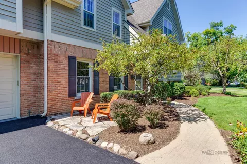 1408 Windcrest Rd, Deerfield, IL 60015 photo 3