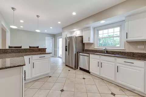 1408 Windcrest Rd, Deerfield, IL 60015 photo 8
