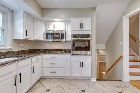 1408 Windcrest Rd, Deerfield, IL 60015 photo 9