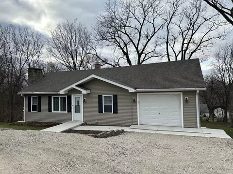 277 N Madison St, Oswego, IL 60543