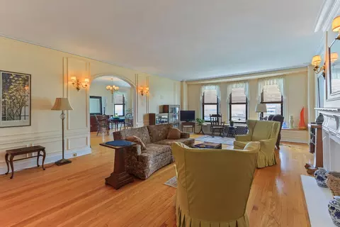 2666 E 73rd St #8E, Chicago, IL 60649 photo 11
