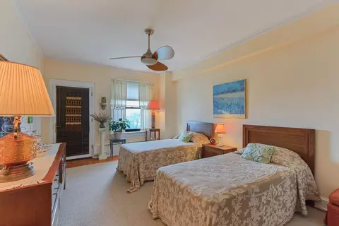 2666 E 73rd St #8E, Chicago, IL 60649 photo 20