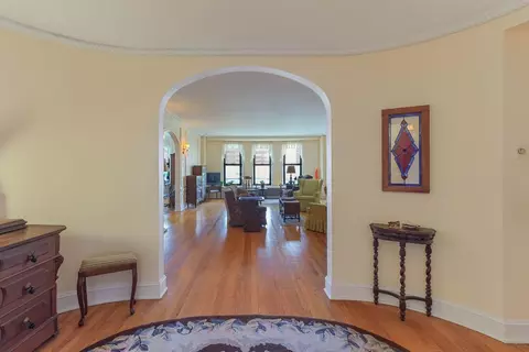 2666 E 73rd St #8E, Chicago, IL 60649 photo 6