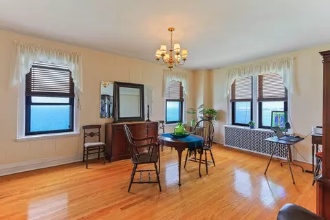 2666 E 73rd St #8E, Chicago, IL 60649 photo 12