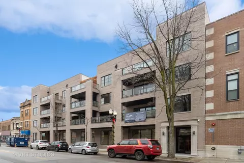 4537 N Clark St #2B, Chicago, IL 60640