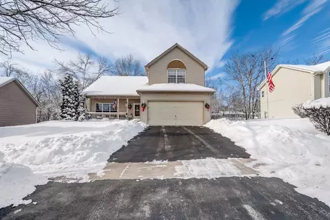 304 Galvin Pkwy, Harvard, IL 60033