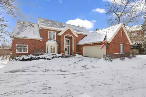 25 Regent Wood Rd, Northfield, IL 60093