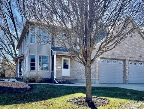 142 Mclaren Dr S #142, Sycamore, IL 60178