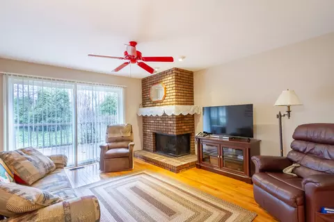 1408 Creekside Ct, Elgin, IL 60123 photo 10