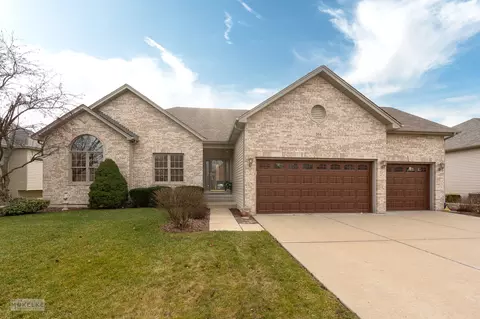 354 Andover Dr, Oswego, IL 60543
