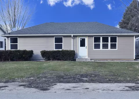 171 W Lincoln St, Seneca, IL 61360