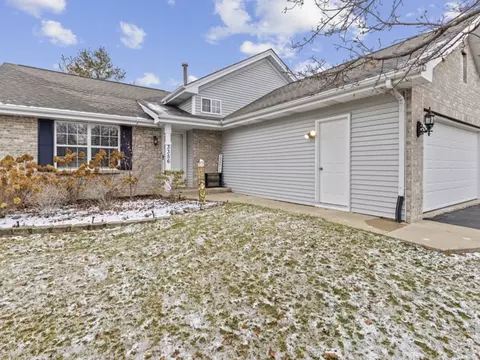 3356 Prairie View Dr, Rockford, IL 61114