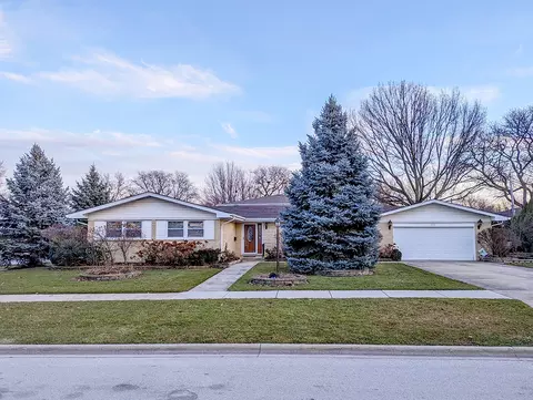 819 E Cherry Ln, Arlington Heights, IL 60004