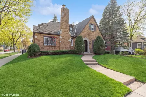 5051 W Balmoral Ave, Chicago, IL 60630
