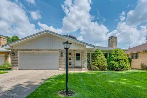 5831 N Lacey Ave, Chicago, IL 60646