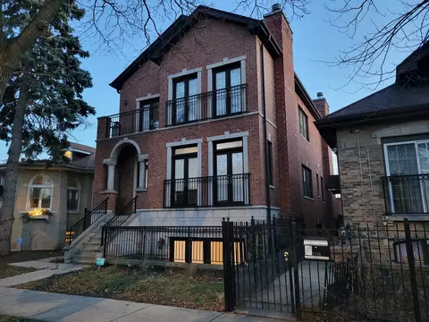 2547 W Farwell Ave, Chicago, IL 60645