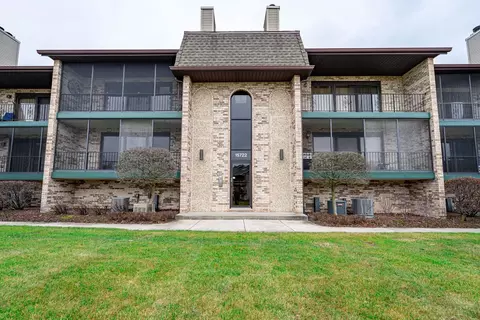 15722 S Sunset Ridge Ct #2W, Orland Park, IL 60462