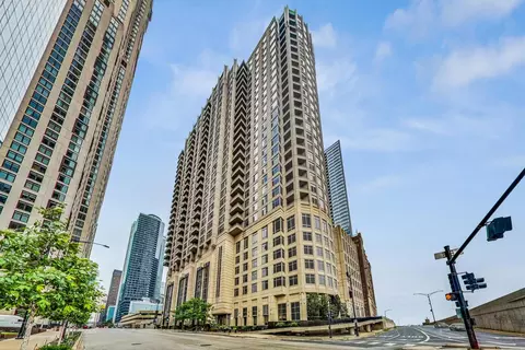 530 N Lake Shore Dr #1703, Chicago, IL 60611