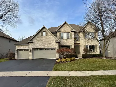 5547 Bergamot Ln, Naperville, IL 60564