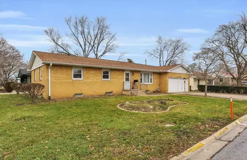 1302 E Fairlawn Dr, Urbana, IL 61801