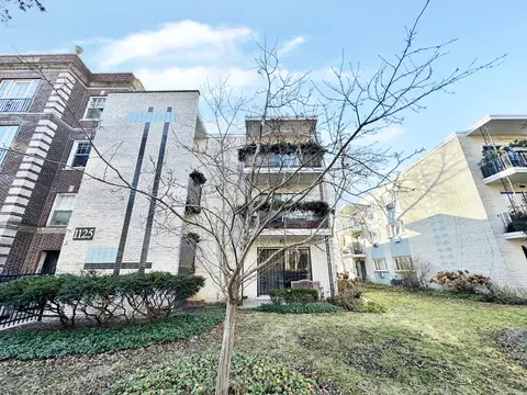 1125 W Lunt Ave #102, Chicago, IL 60626