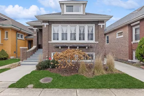 2341 Gunderson Ave, Berwyn, IL 60402