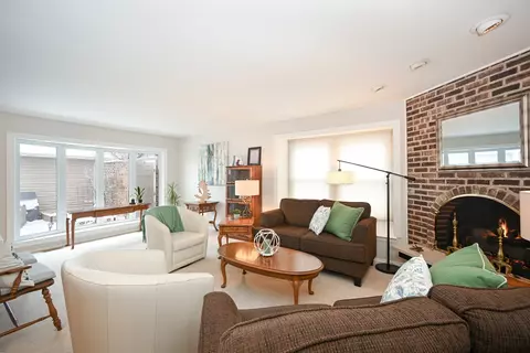 992 Dartmouth Dr, Wheaton, IL 60189 photo 8