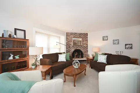 992 Dartmouth Dr, Wheaton, IL 60189 photo 7