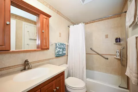 992 Dartmouth Dr, Wheaton, IL 60189 photo 24