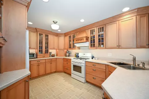 992 Dartmouth Dr, Wheaton, IL 60189 photo 12