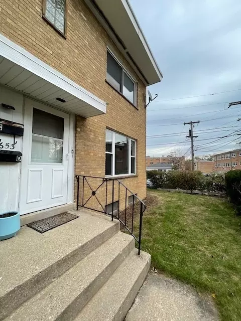 8653 Niles Center Rd #D, Skokie, IL 60077