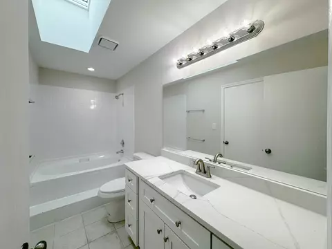 4567 Opal Dr, Hoffman Estates, IL 60192 photo 11