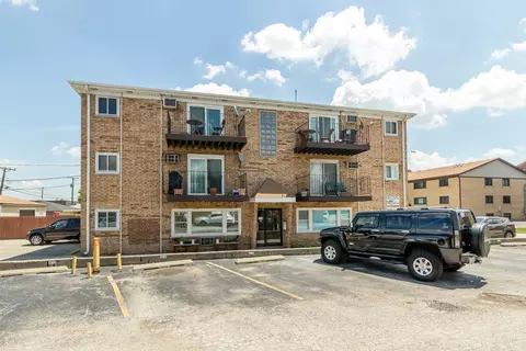 9852 Lawrence Ct #2N, Schiller Park, IL 60176