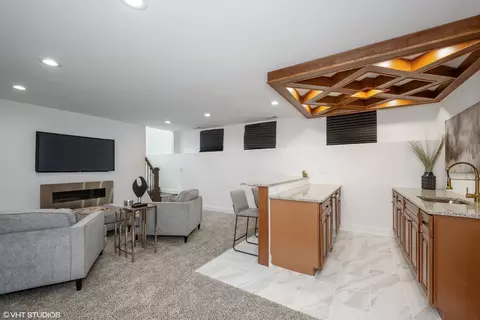 539 E 42nd Pl, Chicago, IL 60653 photo 25