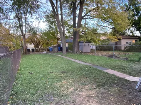 10107 S Forest Ave, Chicago, IL 60628 photo 23