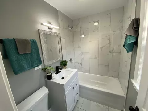 10107 S Forest Ave, Chicago, IL 60628 photo 9