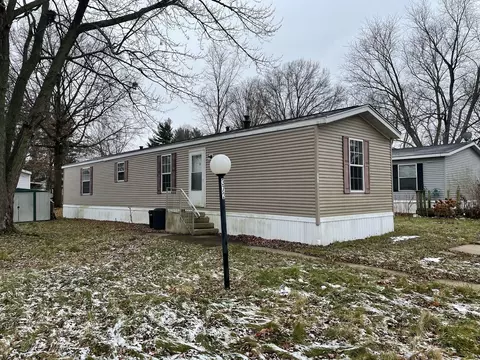 372 Wayne St, Mahomet, IL 61853