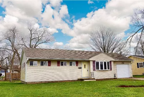 736 Westwood Dr, Ottawa, IL 61350
